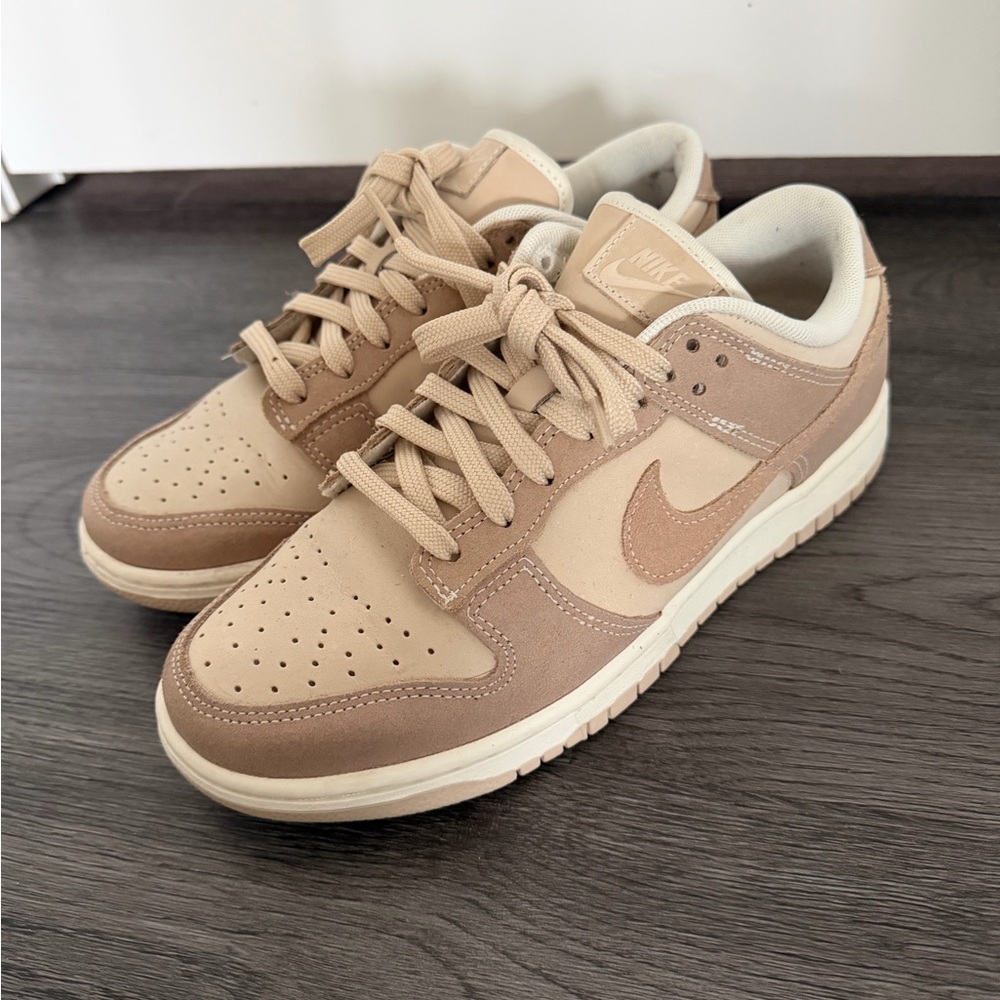 Women’s Nike Dunks